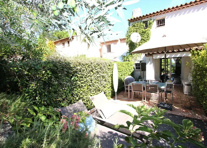 Saint-Tropez Walking Distance, Sea View House
