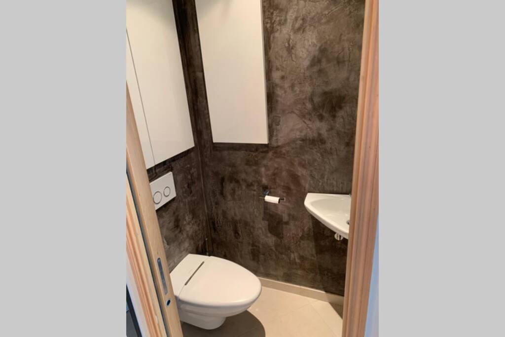 Logement De 3 Chambres A 10 Mins A Pieds Du Centre Du Village Et De La Plage Des Canebiers