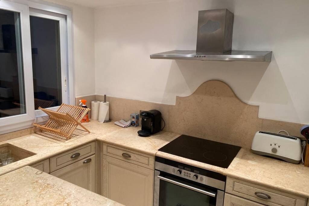 Logement De 3 Chambres A 10 Mins A Pieds Du Centre Du Village Et De La Plage Des Canebiers Apartment Saint-Tropez