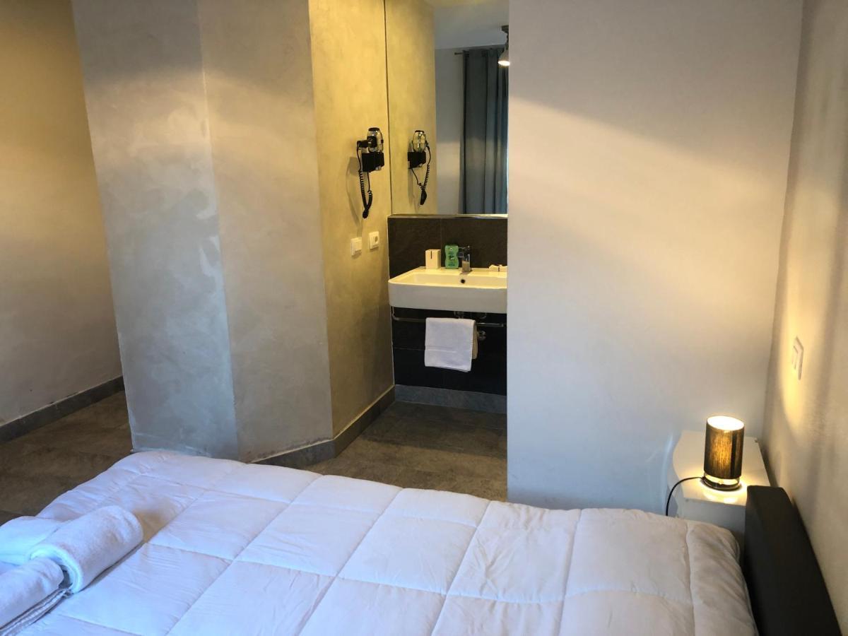 The Edwards Inn Saint-Tropez