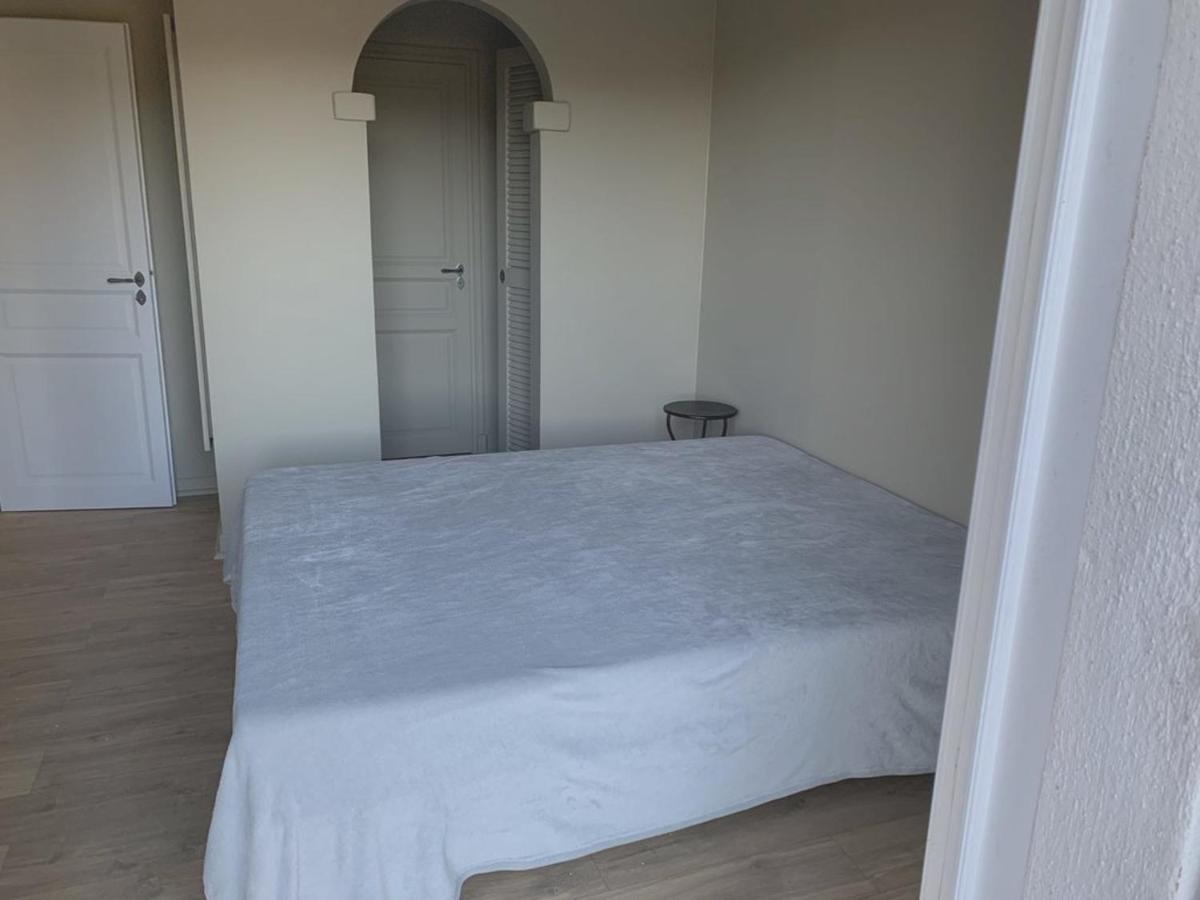 House With 2 Bedrooms In Grimaud With Shared Pool And Furnished Garden 1 Km From The * Saint-Tropez