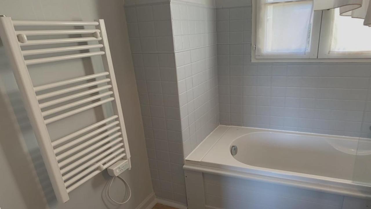 House With 2 Bedrooms In Grimaud With Shared Pool And Furnished Garden 1 Km From The Holiday home *