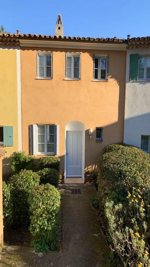 House With 2 Bedrooms In Grimaud With Shared Pool And Furnished Garden 1 Km From The Holiday home *