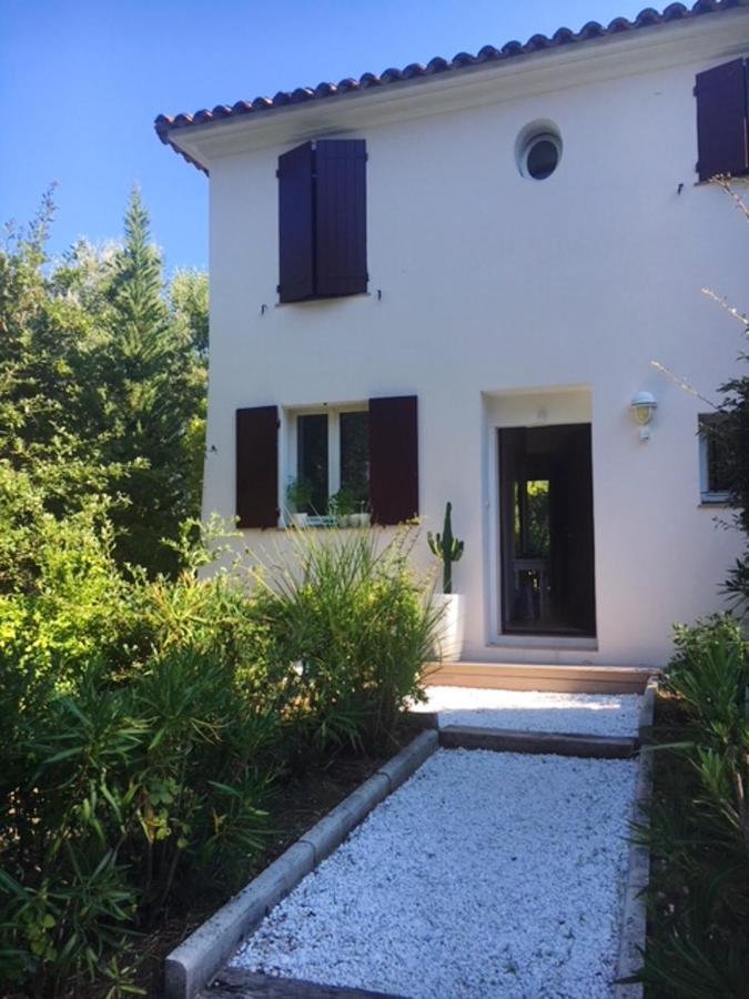 House With 3 Bedrooms In Grimaud With Shared Pool Furnished Garden And Wifi 2 Km From The * Saint-Tropez