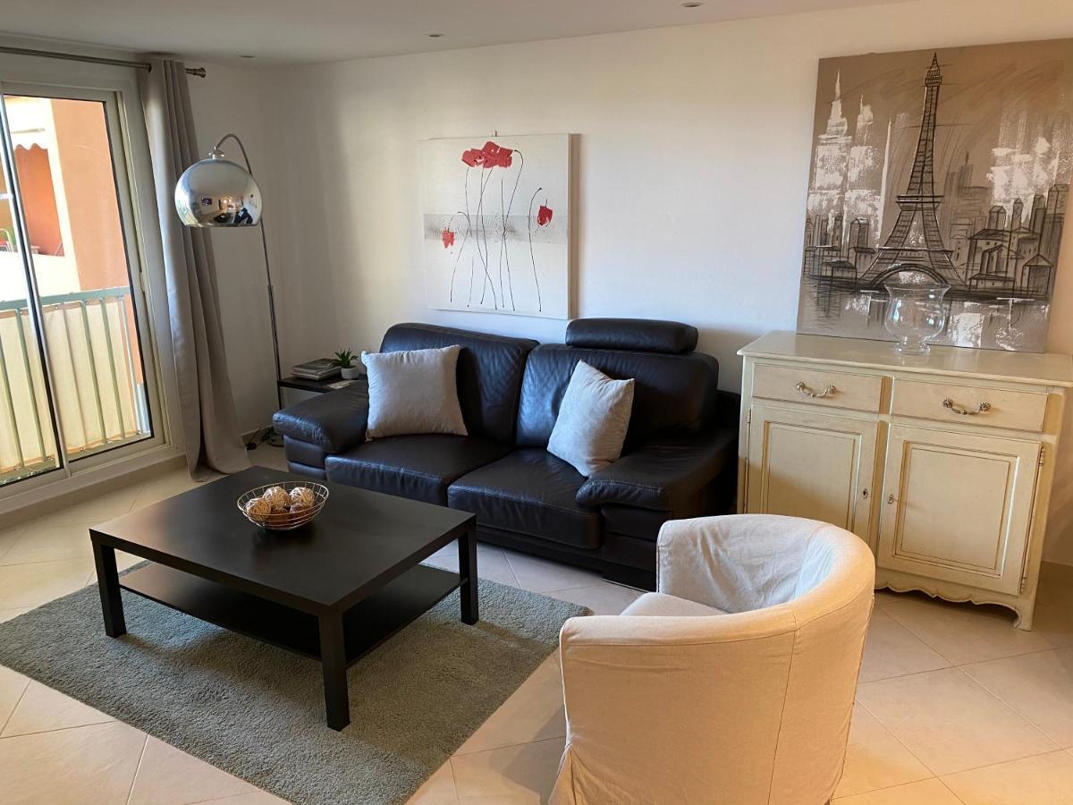 Apartment Logement De 3 Chambres A 10 Mins A Pieds Du Centre Du Village Et De La Plage Des Canebiers