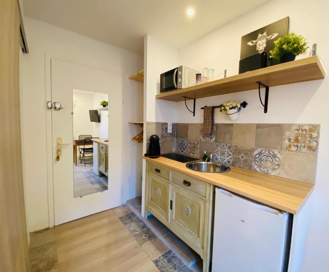 7 Eden Apartment *