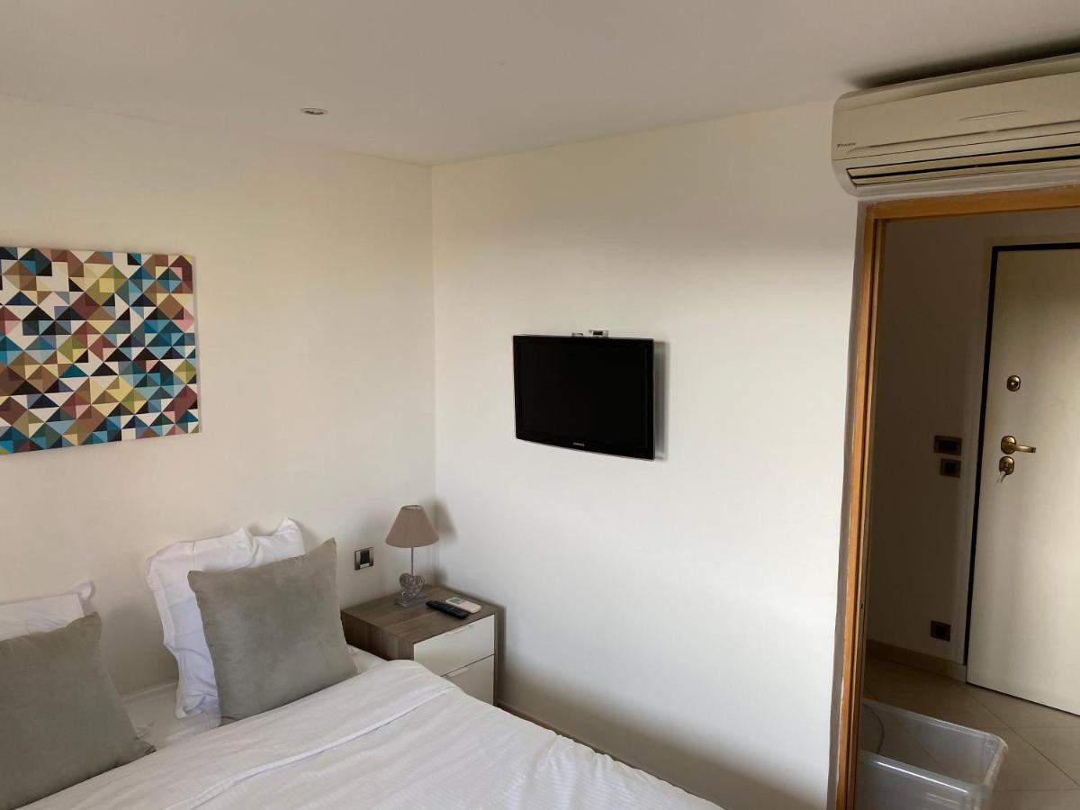 Logement De 3 Chambres A 10 Mins A Pieds Du Centre Du Village Et De La Plage Des Canebiers Apartment