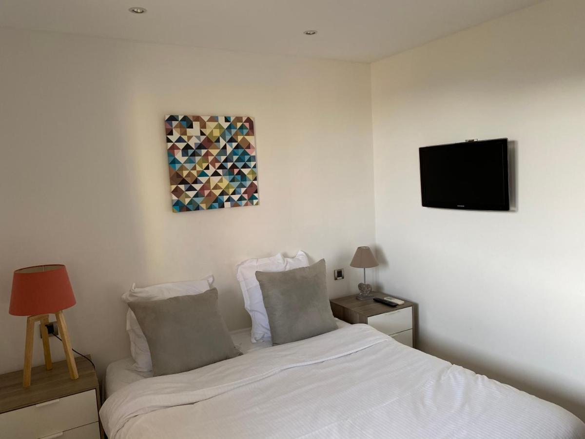 Logement De 3 Chambres A 10 Mins A Pieds Du Centre Du Village Et De La Plage Des Canebiers