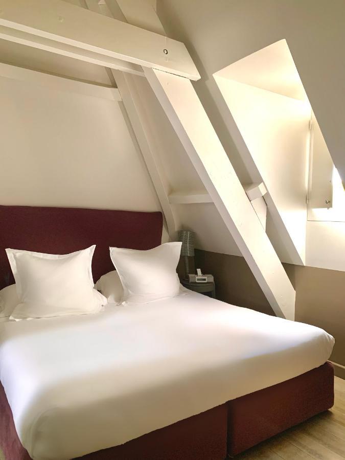 White 1921 Hotel Saint-Tropez