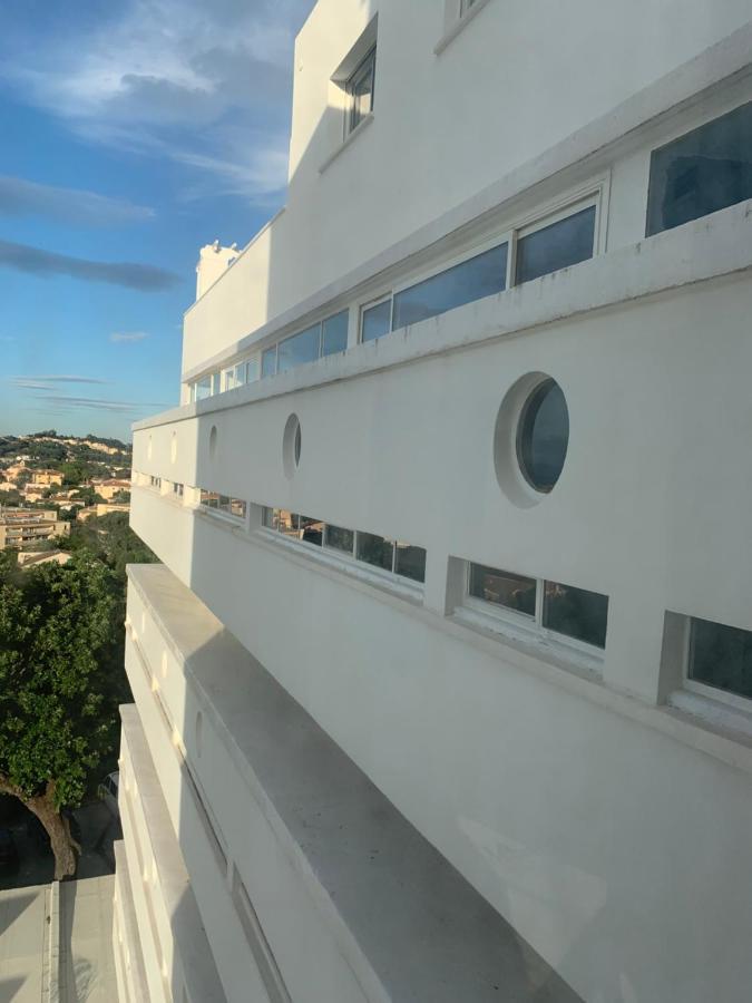 Apartment Elegant Studio Et Parking Dans Batiment Historique