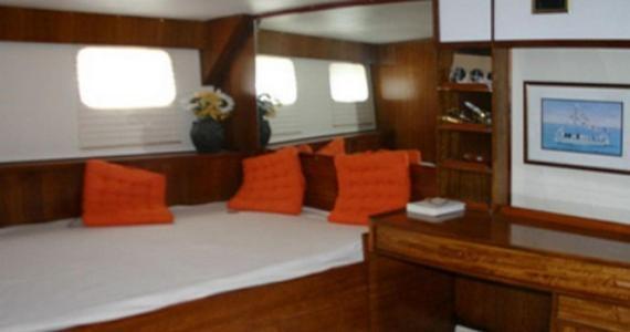 Centaura Yacht Classique *