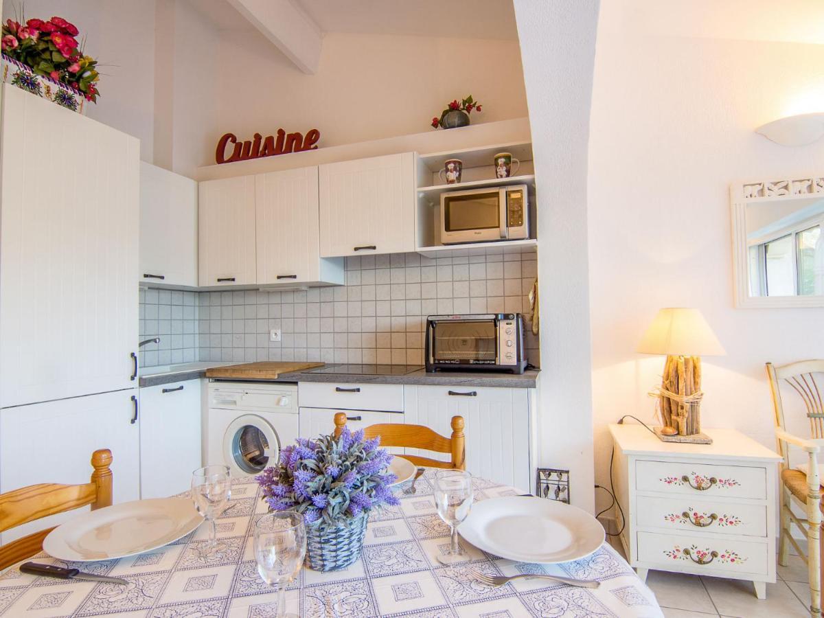 Holiday Home Les Parcs De Gassin-5 By Interhome