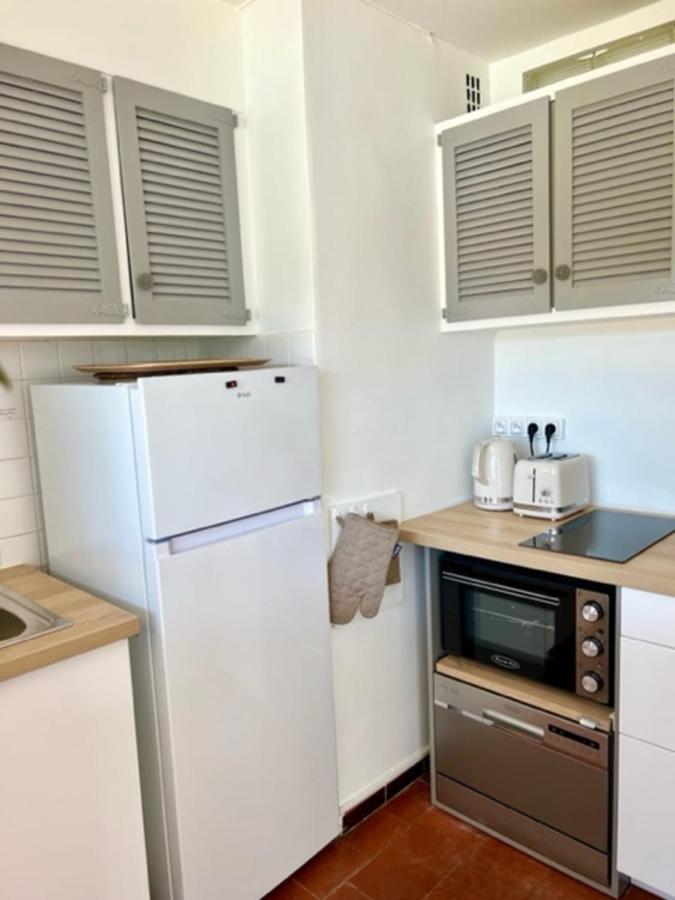 Apartment 35m With Pool For Couple In Tropez *