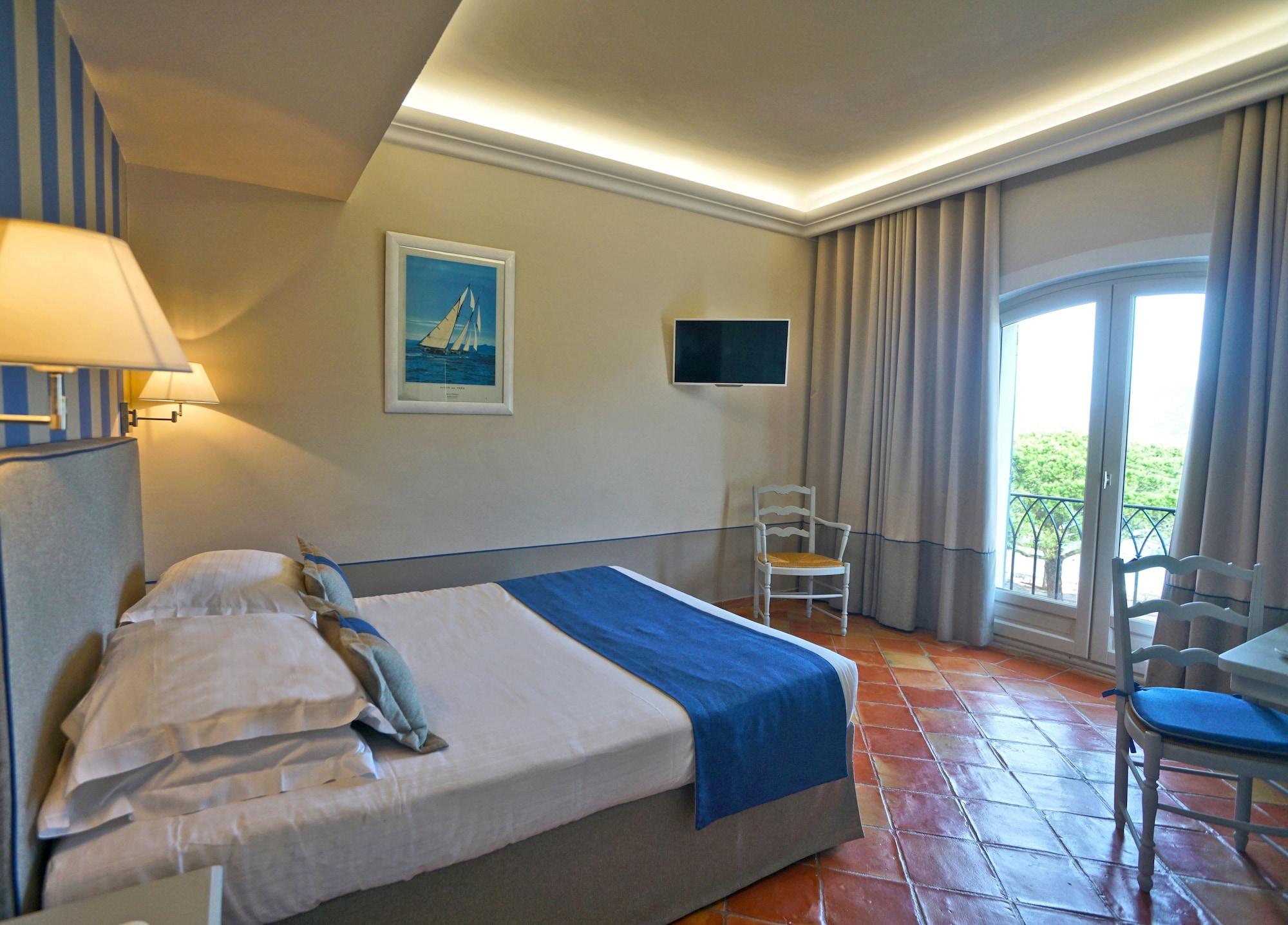 Hotel La Bastide Du Port - De Charme 4*