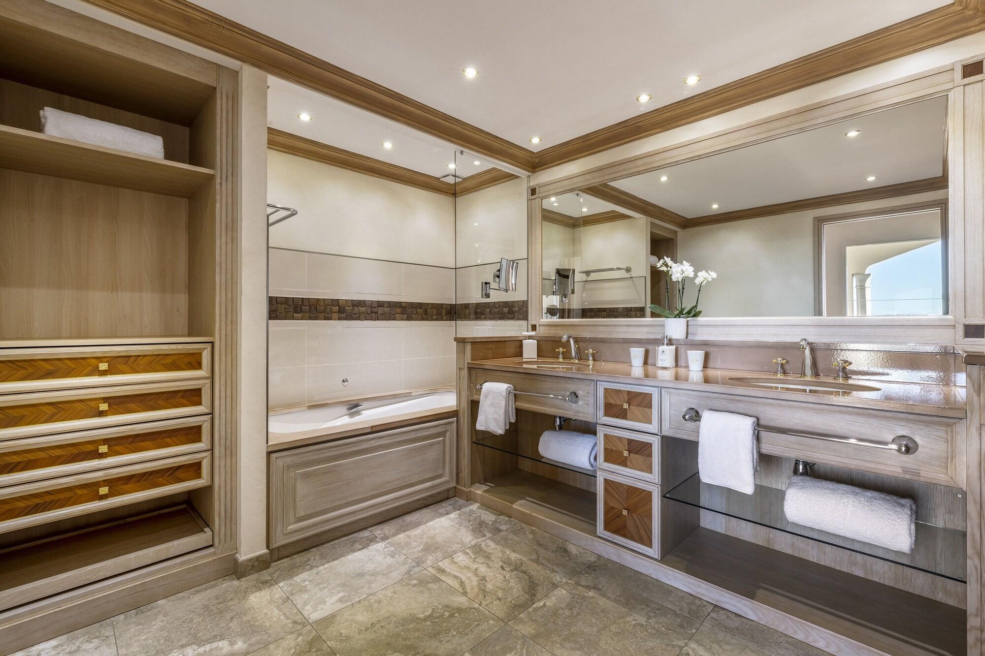 Hotel Airelles Chateau De La Messardiere 5*
