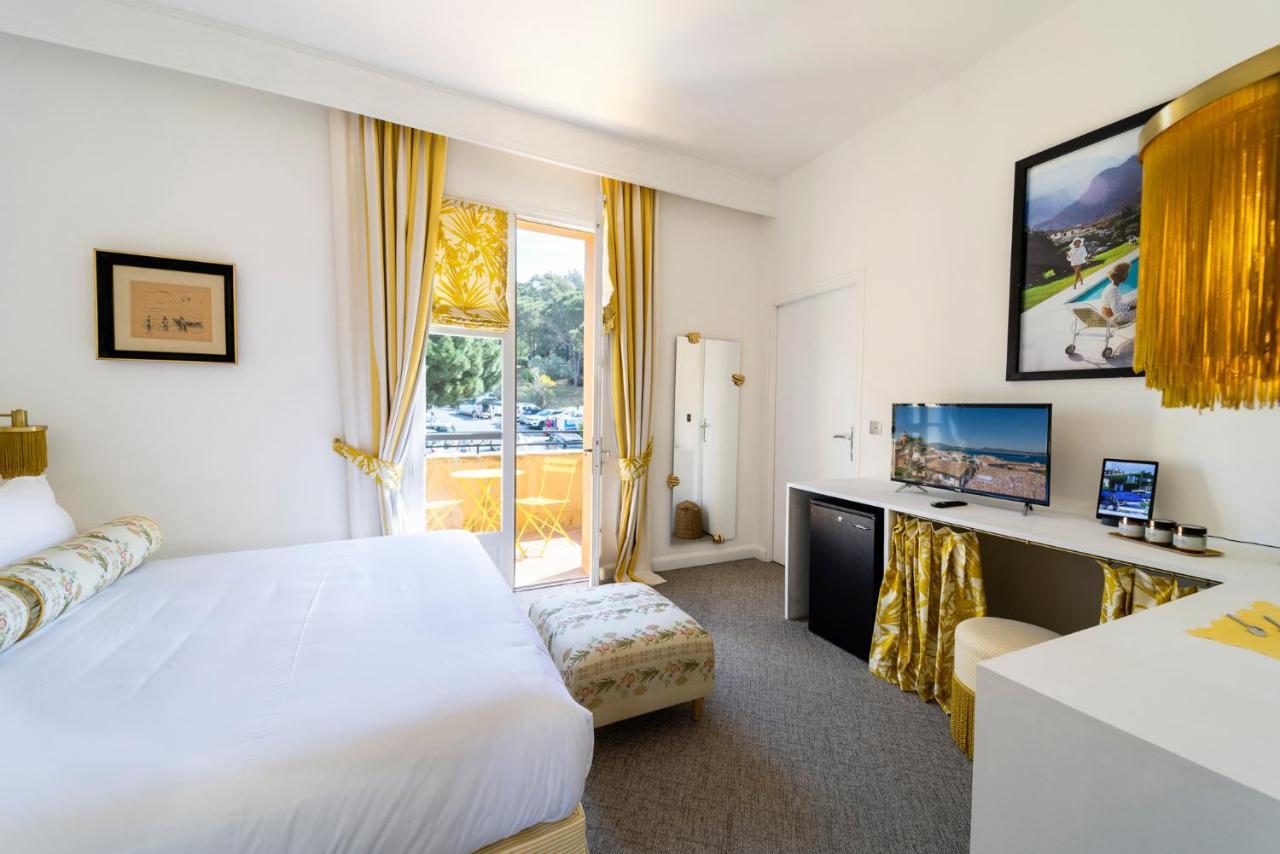 Le Y Hotel