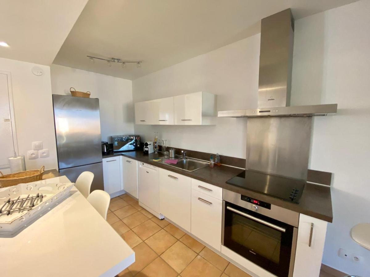 Vue Donnant Sur Le Golfe De St Tropez, 2 Chambres, 6 Pers, Piscine Commune *