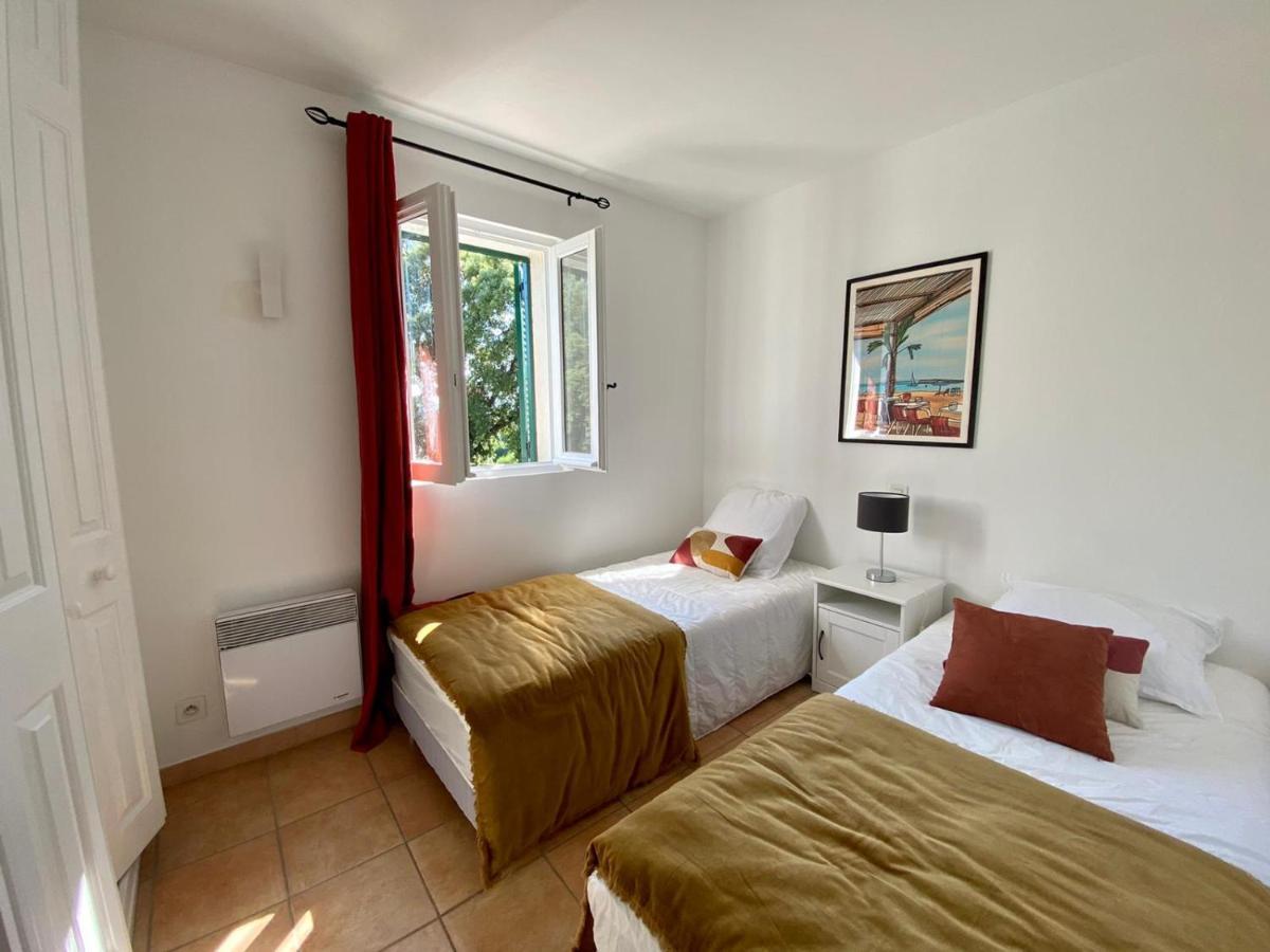 Holiday home Vue Donnant Sur Le Golfe De St Tropez, 2 Chambres, 6 Pers, Piscine Commune
