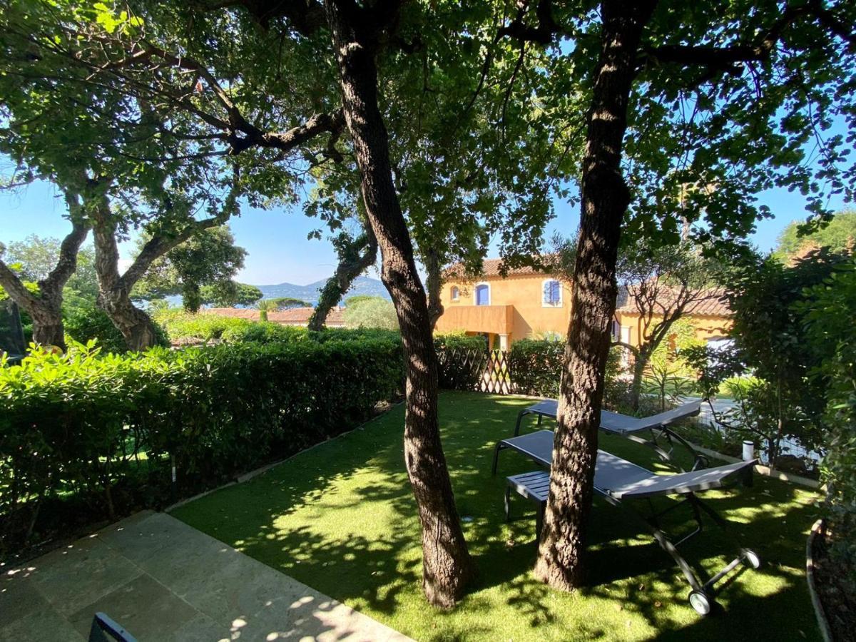 Vue Donnant Sur Le Golfe De St Tropez, 2 Chambres, 6 Pers, Piscine Commune Holiday home *