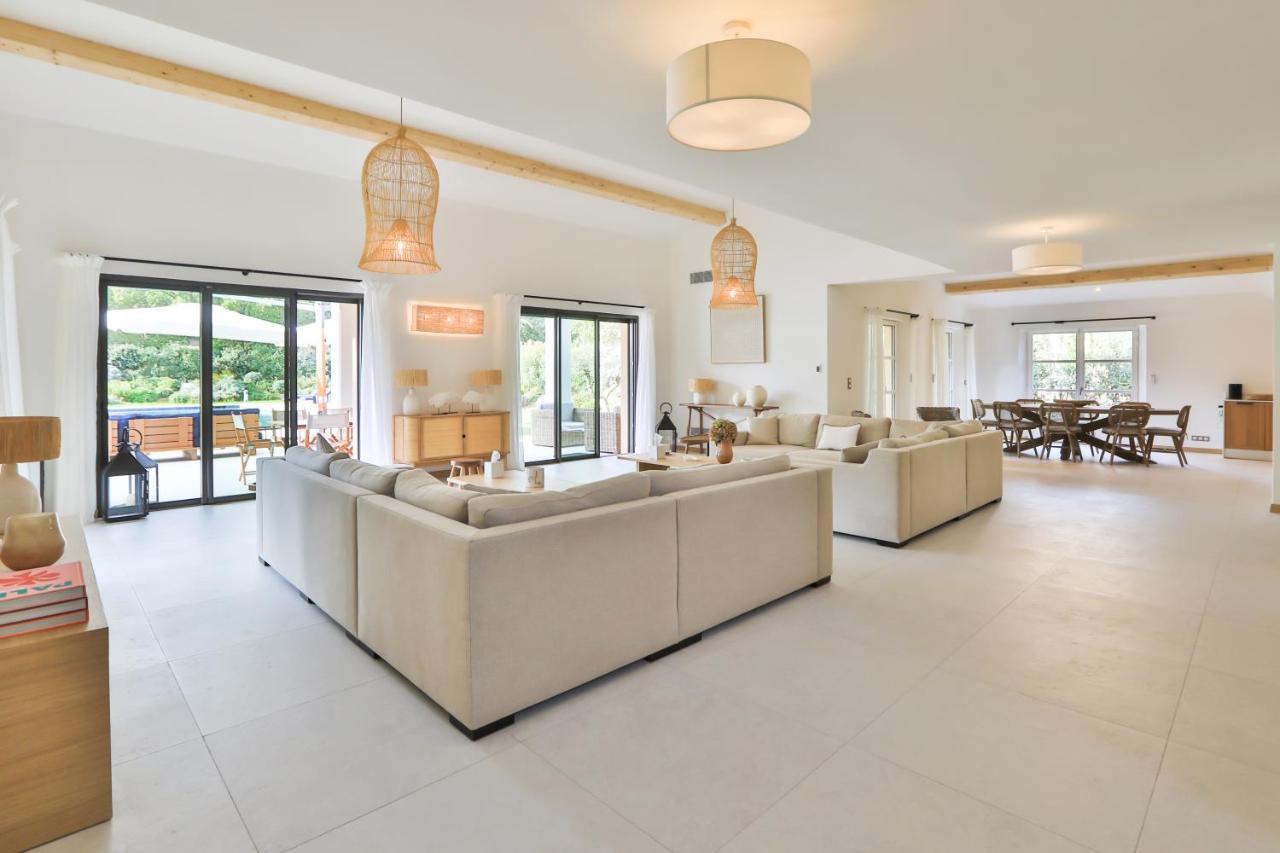 Villa Sumptuous Facing The Bay Of Canebiers