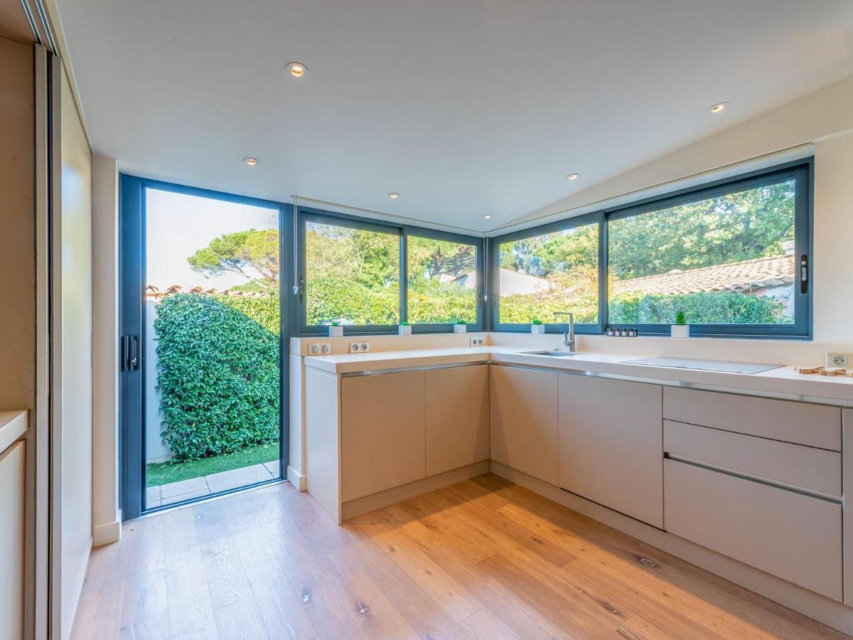Holiday home Les Des Muriers By Interhome *