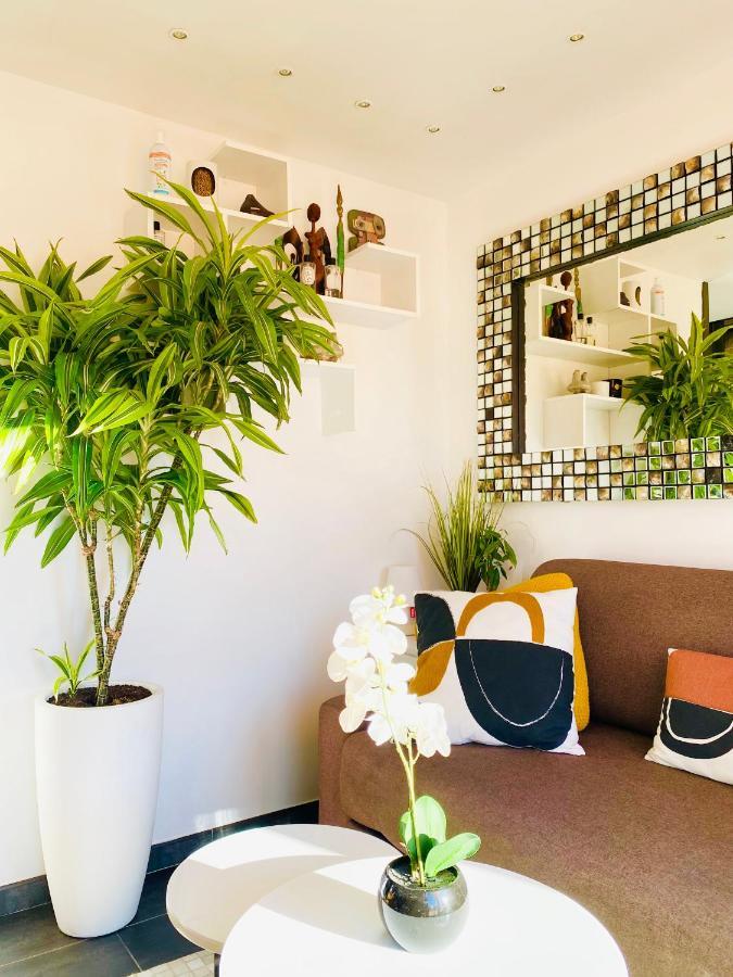 Un Nid A Tropez Apartment *