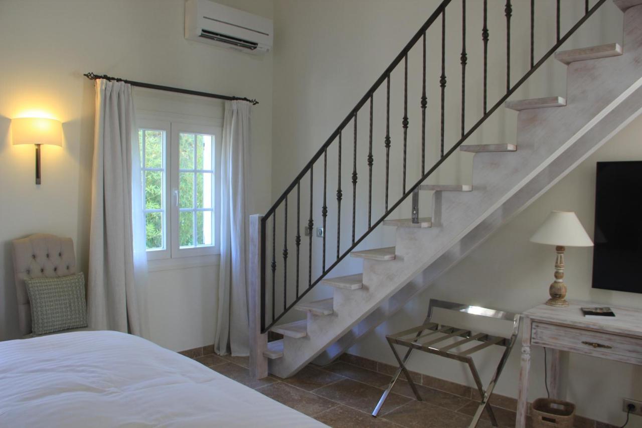 Hotel La Bastide Des Salins