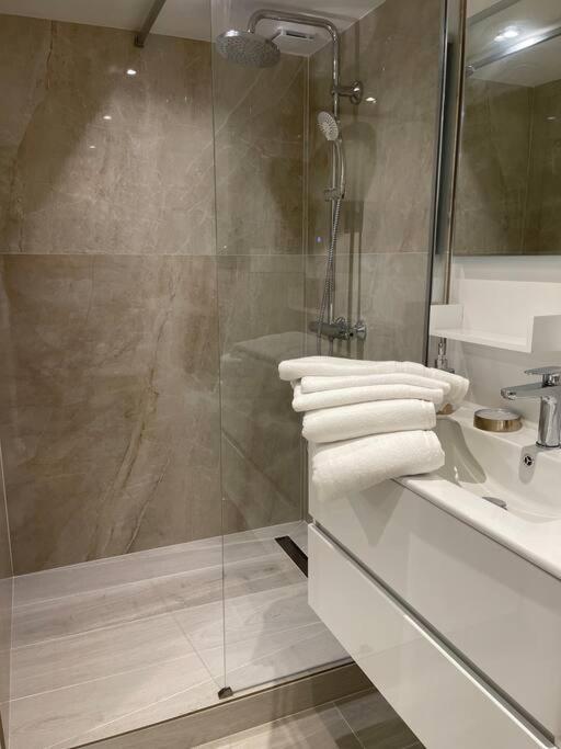 Grand Neuf A 50 M Du Port Apartment Saint-Tropez