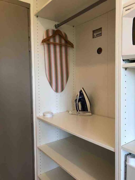 Studio In Tropez, Swimming Pool And Parking Apartment *