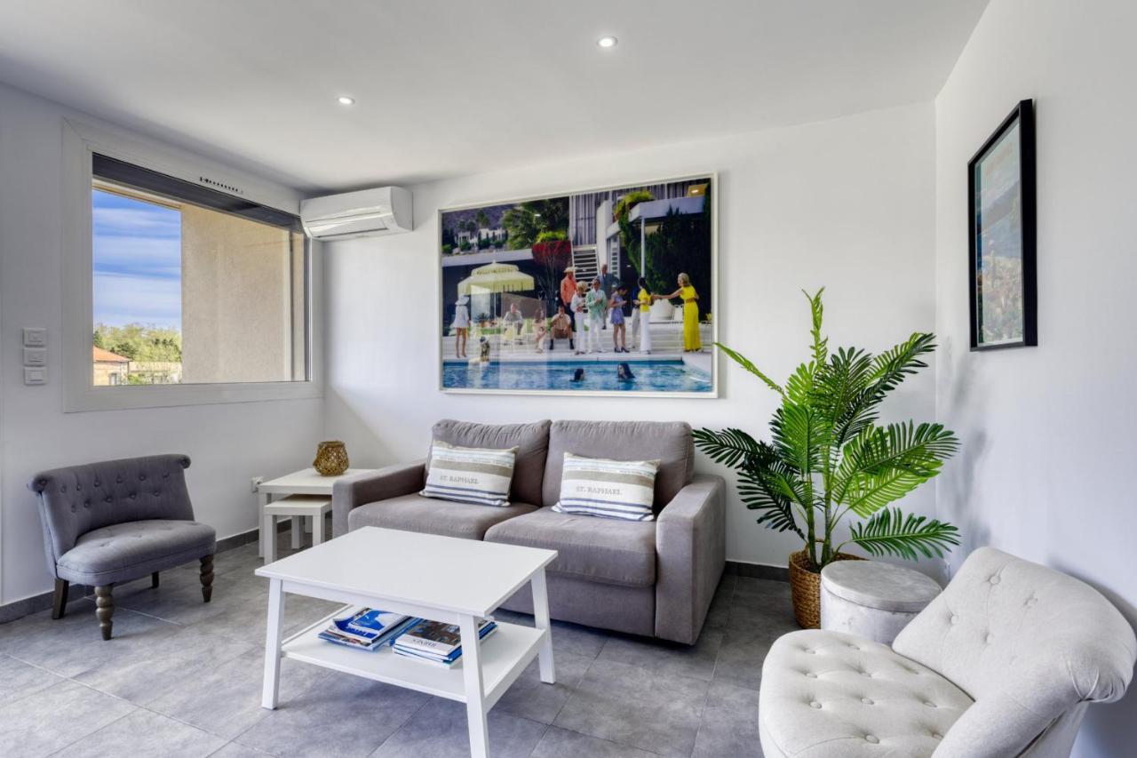 3 With Sea View Terraces In Peace