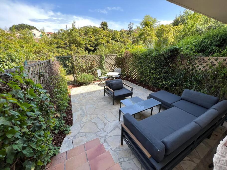 Avec Jardin Au Coeur De Saint-tropez. *