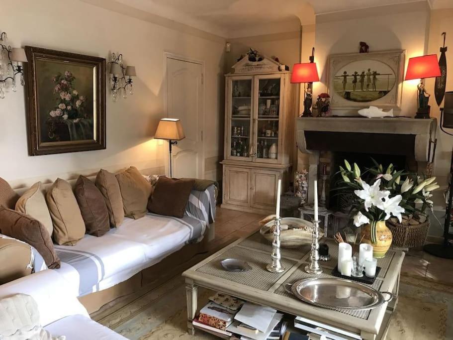 Holiday home Charming Provencal Mas With Amazing Sea View And Pool *