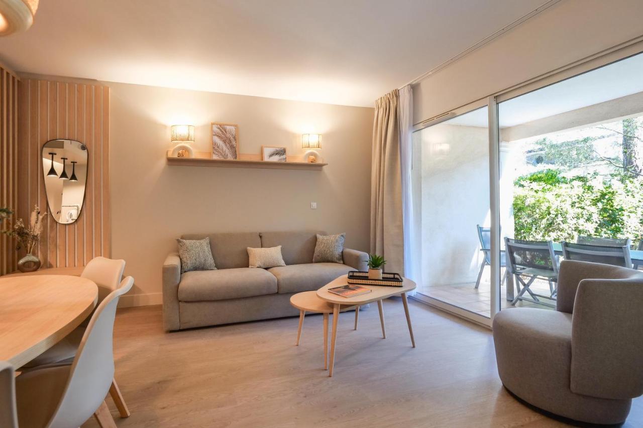 Ombre Des Pins A Tropez Xix * Saint-Tropez