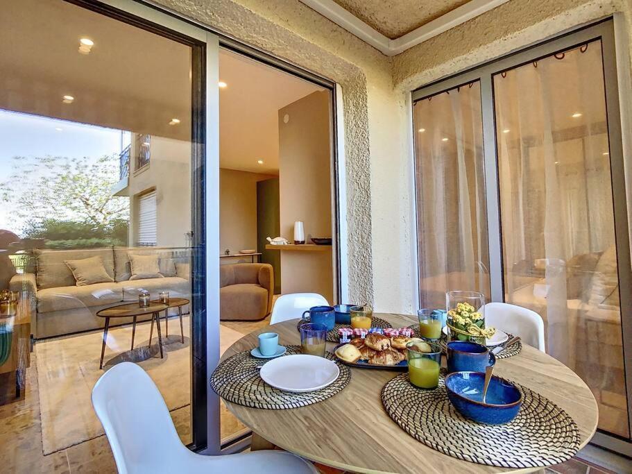 Eden Parc-apartment 5*-swimming-pool-saint-tropez
