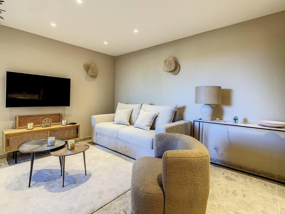 Eden Parc-apartment 5*-swimming-pool-saint-tropez