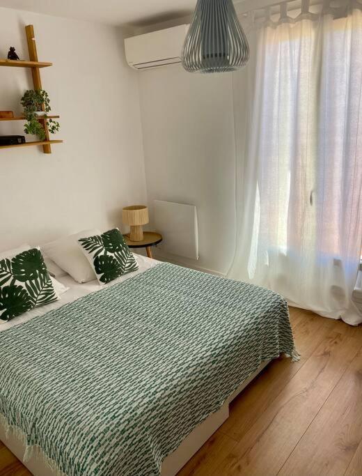 D'exception, Vue Apartment Saint-Tropez