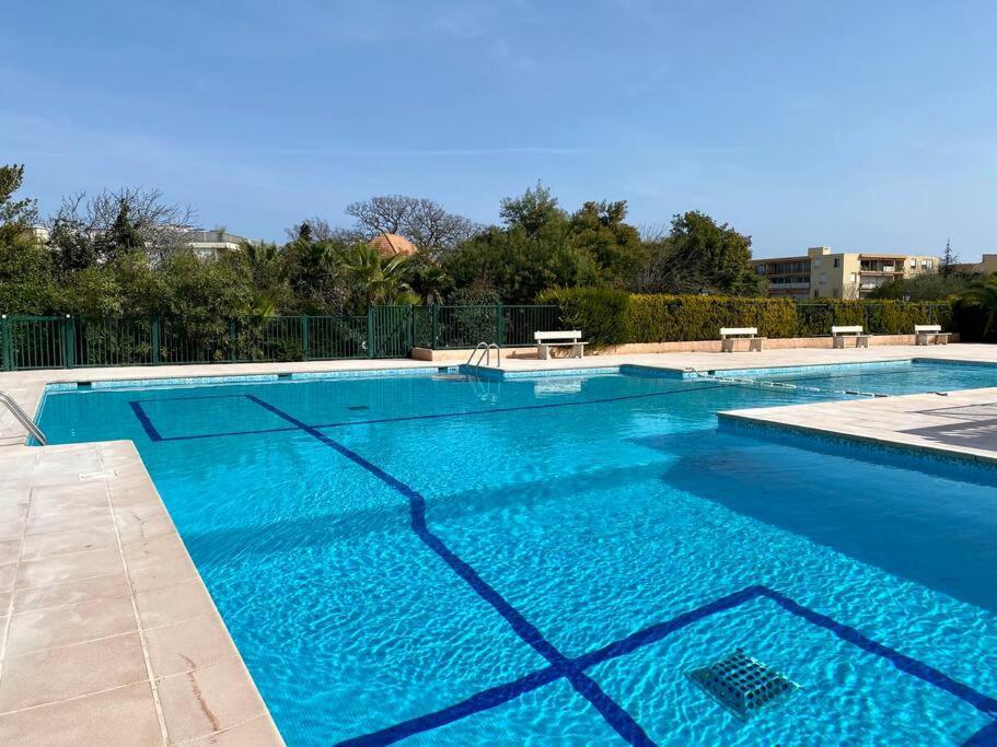Appt Standing Sttropez Terrasse Piscine Parking
