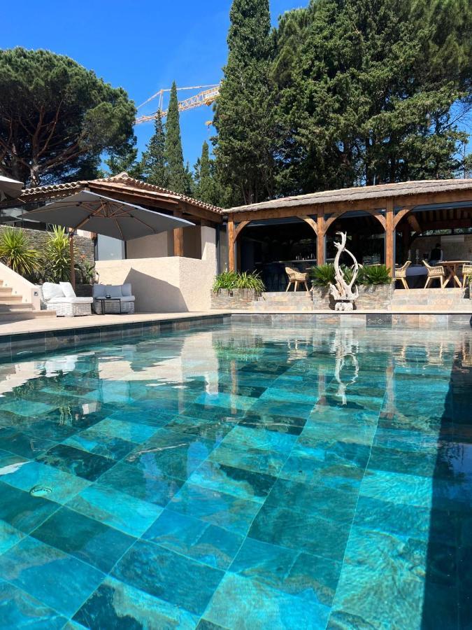 La Dune, & Nuxe 4*