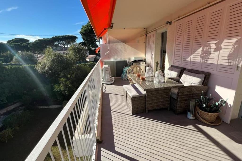 Apartment Appt St Tropez ,magnifique T2, Piscine ,terrasse, Emplacement Ideal ,front De Mer,