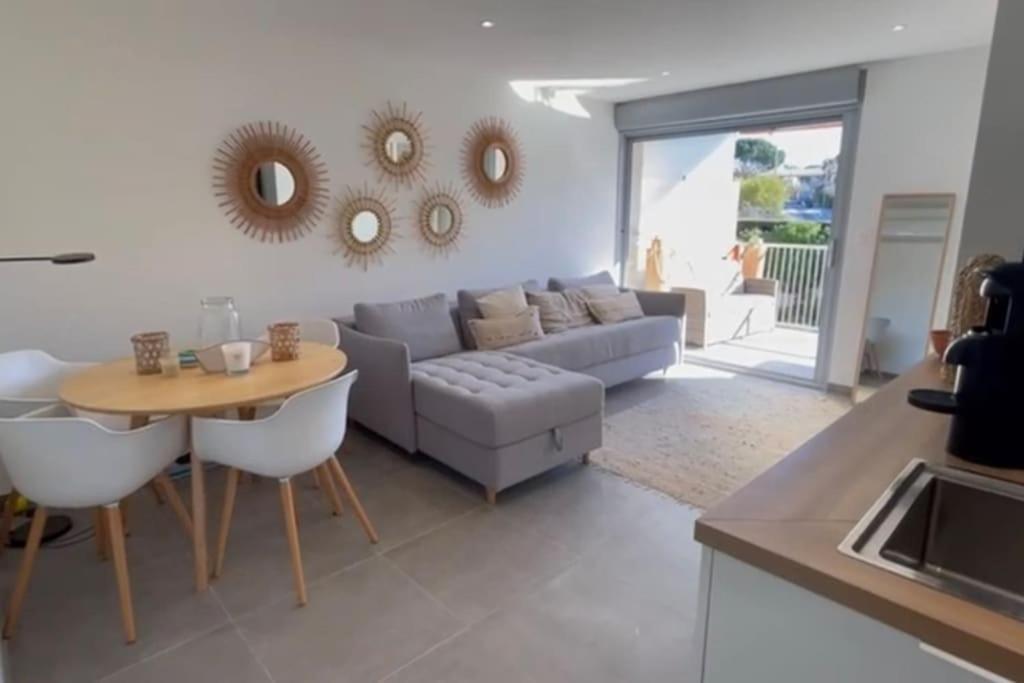 Appt St Tropez ,magnifique T2, Piscine ,terrasse, Emplacement Ideal ,front De Mer, Apartment *