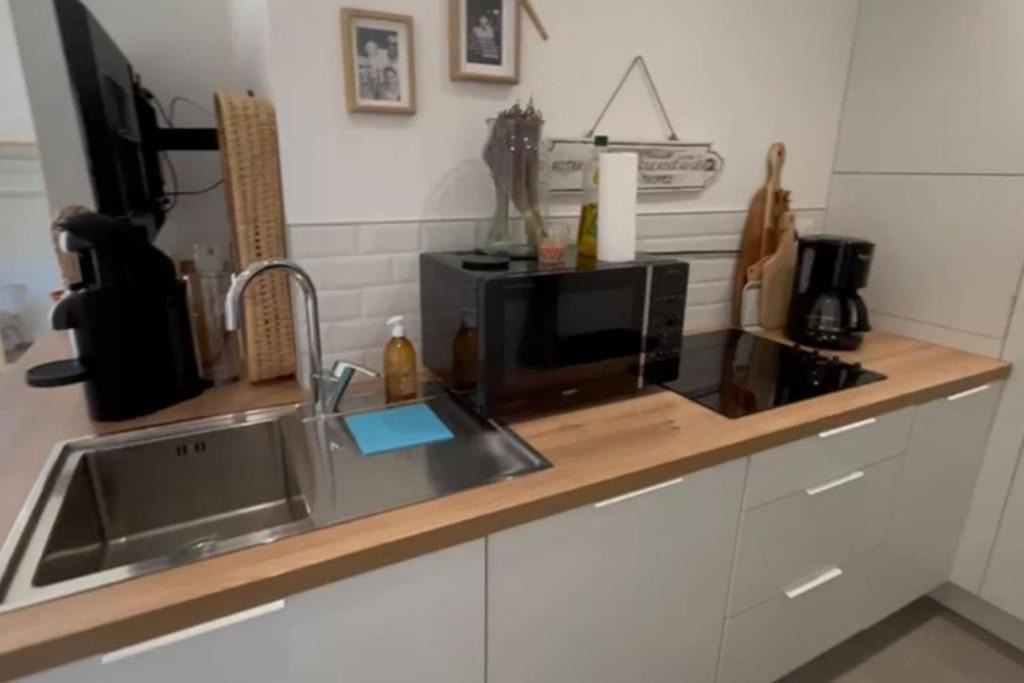Apartment Appt St Tropez ,magnifique T2, Piscine ,terrasse, Emplacement Ideal ,front De Mer, *