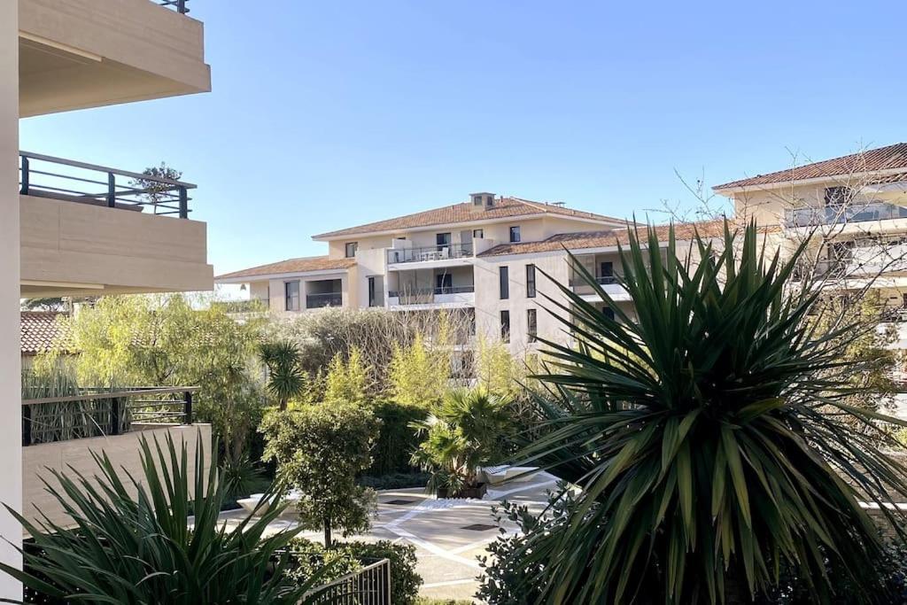Exclusive * Saint-Tropez