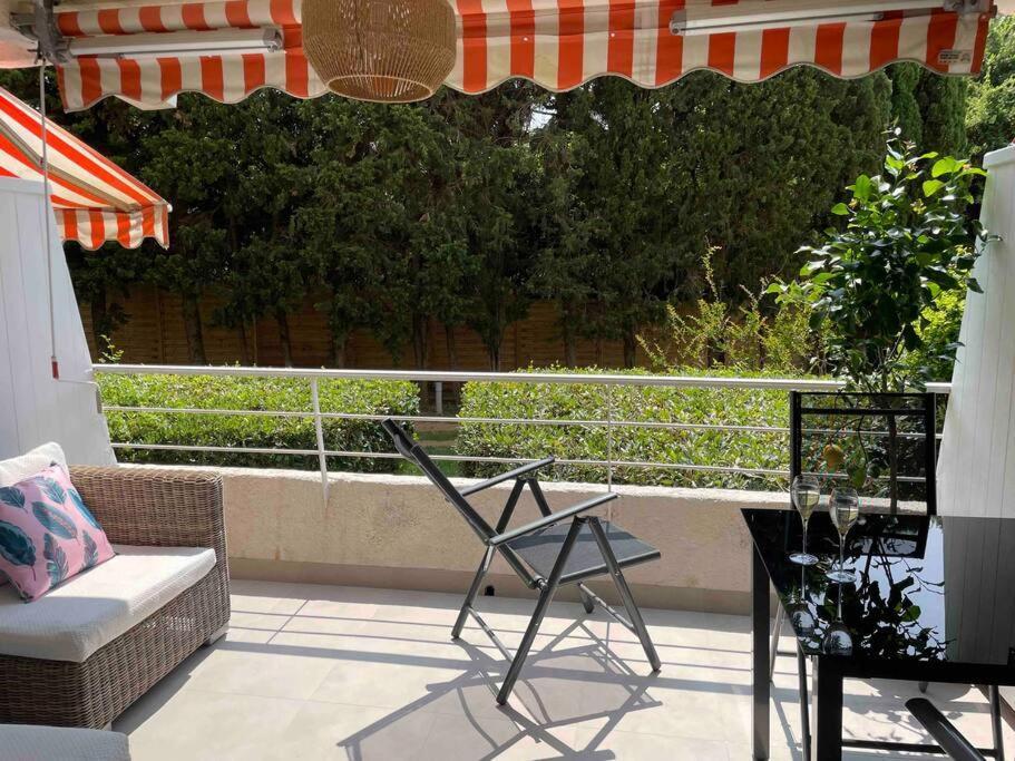 Avec Terrasse Au Centre De Apartment *