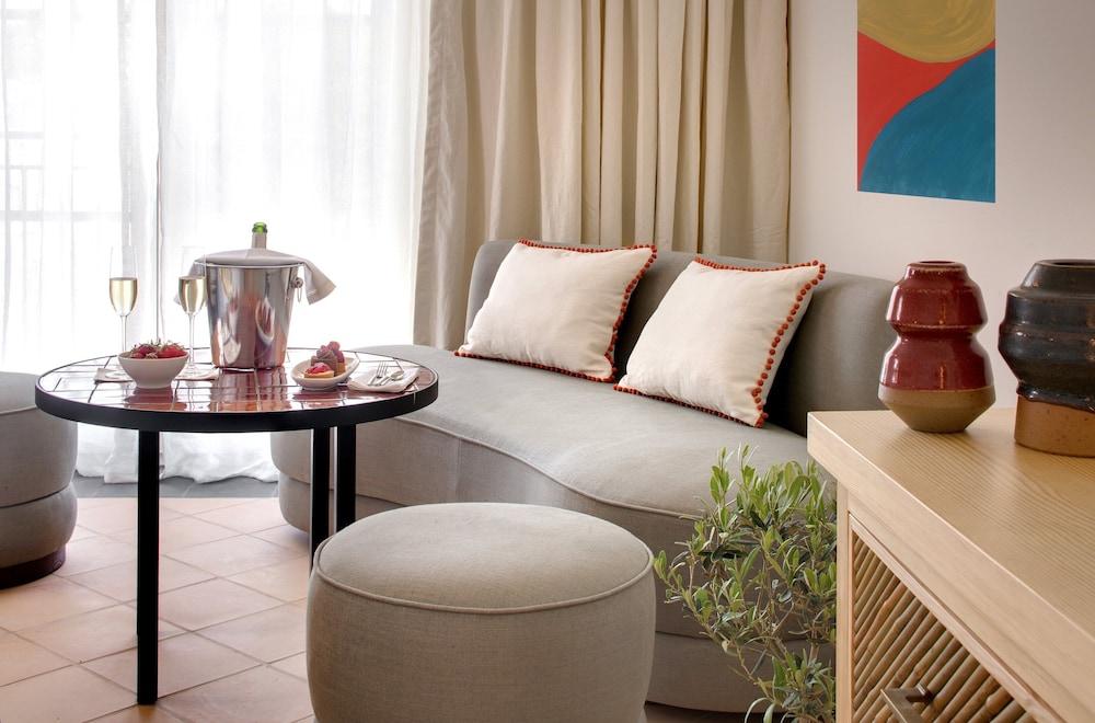 Lou Pinet Hotel