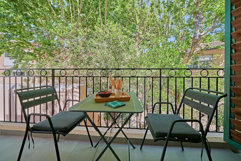 Apartment Chez Oscar-place Des Lices-saint-tropez