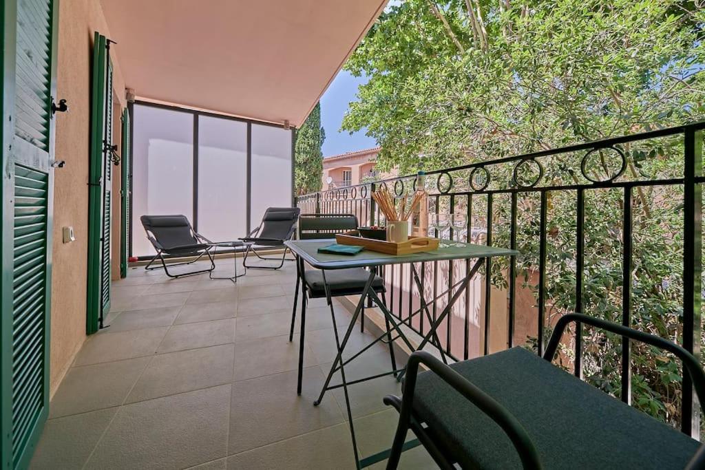 Chez Oscar-place Des Lices-saint-tropez *