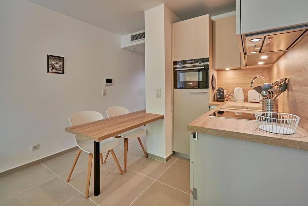 Chez Oscar-place Des Lices-saint-tropez Apartment Saint-Tropez