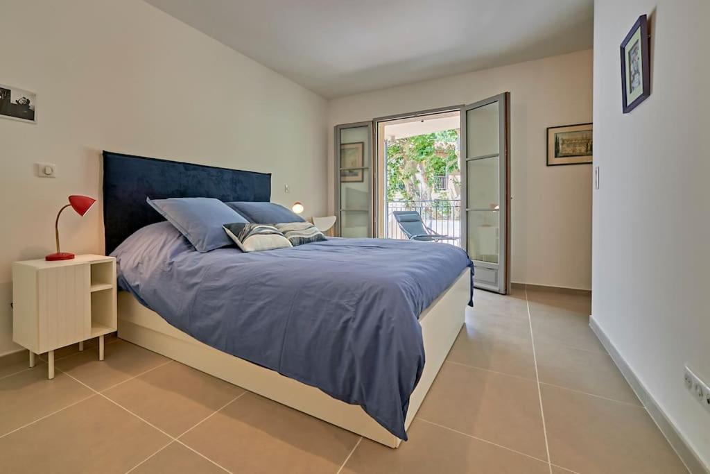 Chez Oscar-place Des Lices-saint-tropez * Saint-Tropez