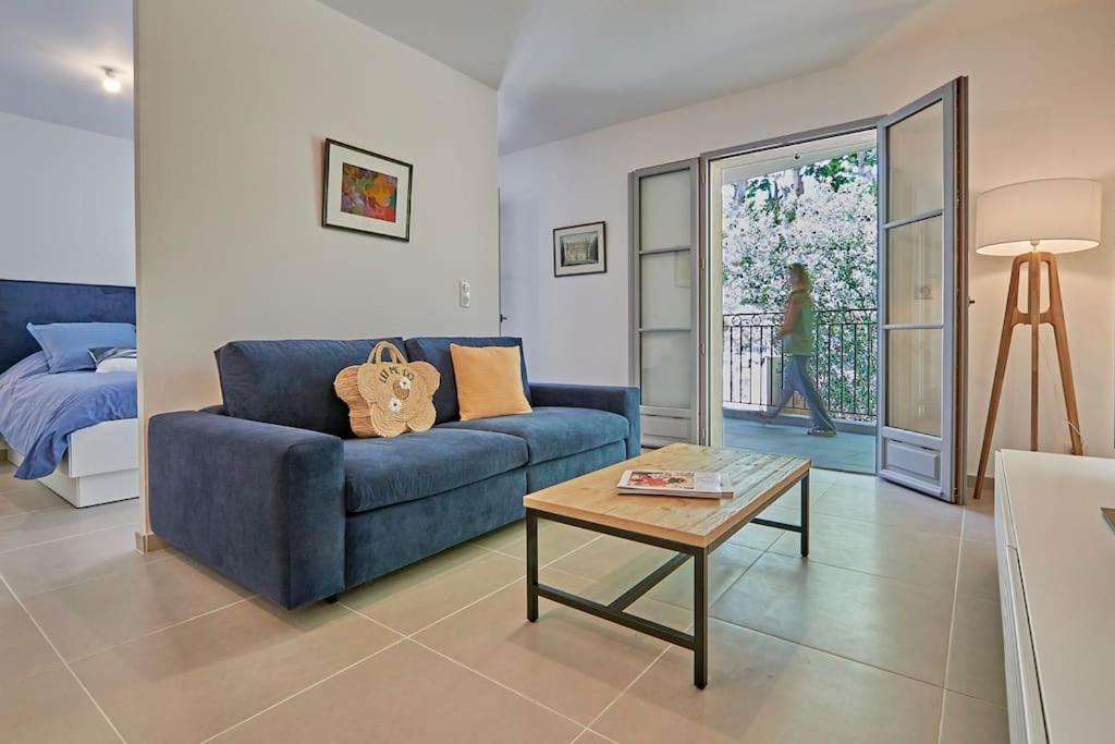 Apartment Chez Oscar-place Des Lices-saint-tropez