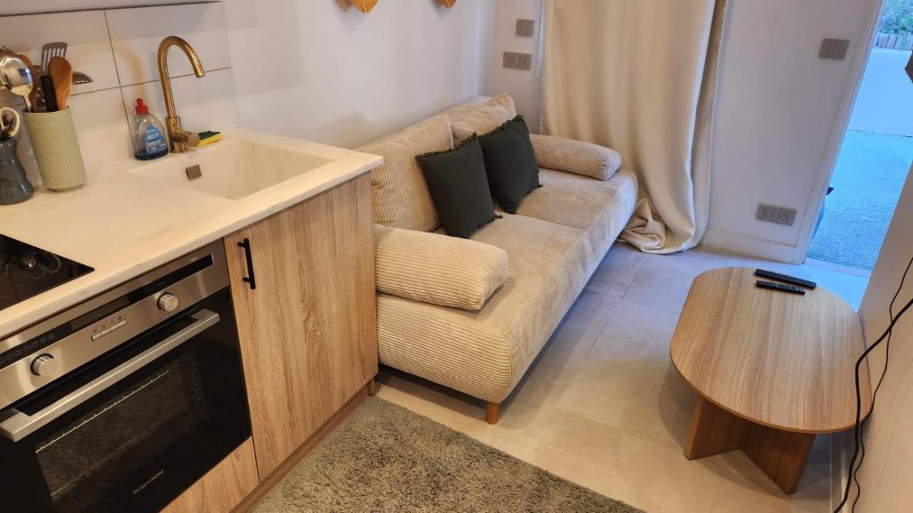 Apartment Charmant Studio